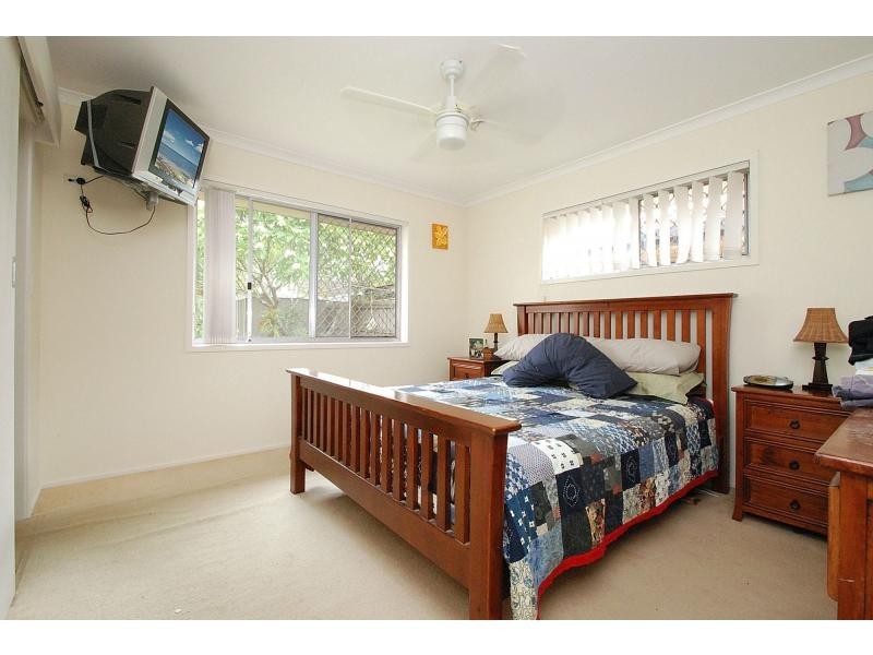 5 Chainey Avenue, Miami QLD 4220