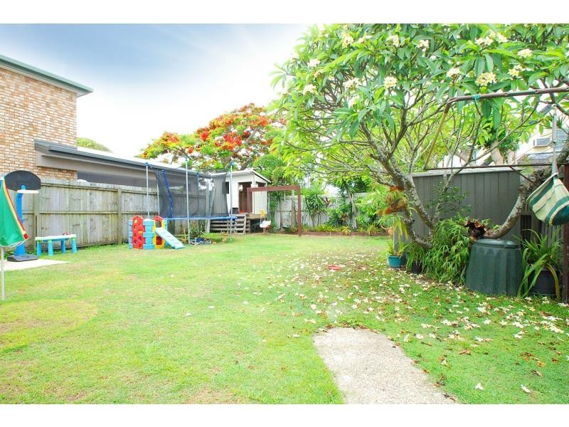 5 Chainey Avenue, Miami QLD 4220