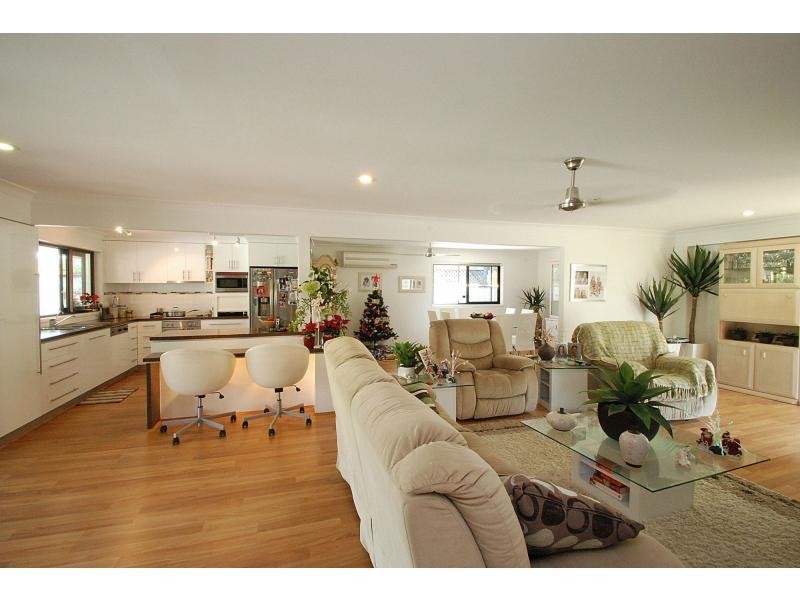 3 Omao Avenue, Burleigh Waters QLD 4220