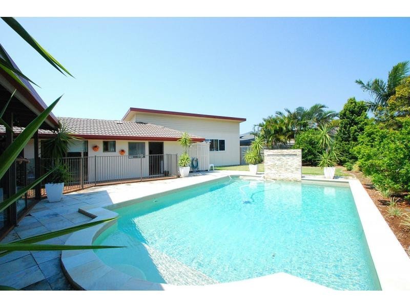 3 Omao Avenue, Burleigh Waters QLD 4220