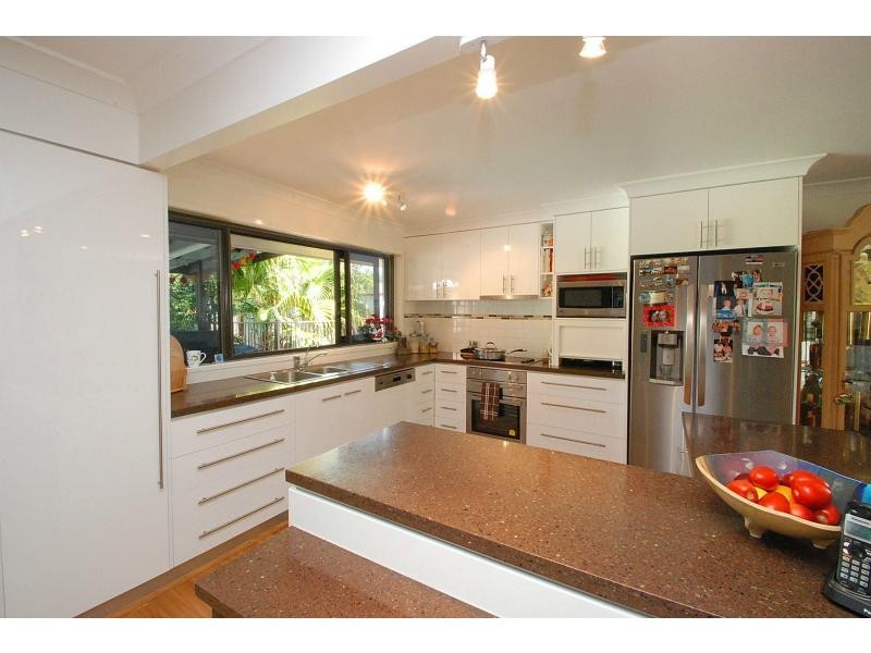 3 Omao Avenue, Burleigh Waters QLD 4220