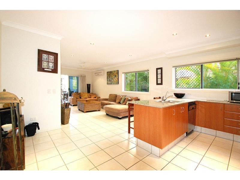 2/22 Burleigh Street, Burleigh Heads QLD 4220