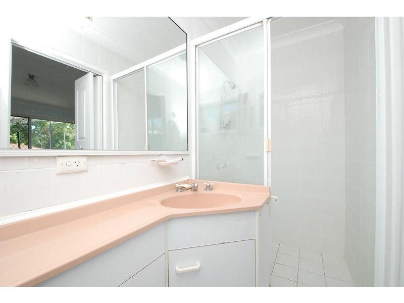 133 Acanthus Avenue, Burleigh Waters QLD 4220