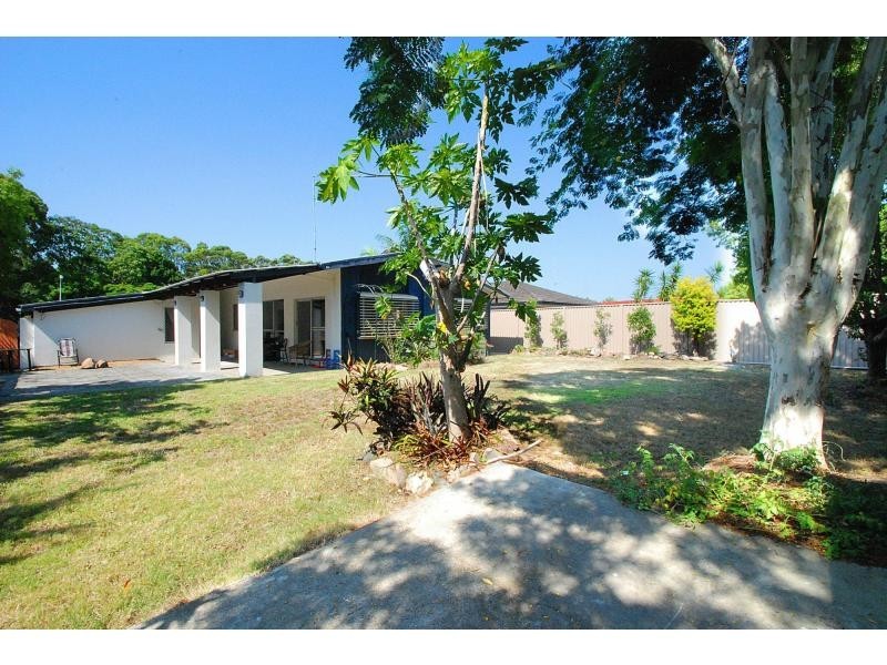 133 Acanthus Avenue, Burleigh Waters QLD 4220