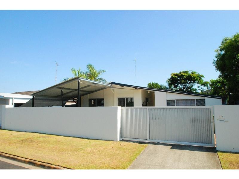 133 Acanthus Avenue, Burleigh Waters QLD 4220