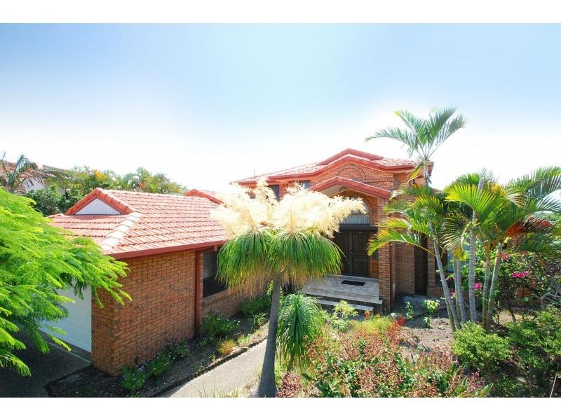23 Cessnock Close, Mermaid Waters QLD 4218