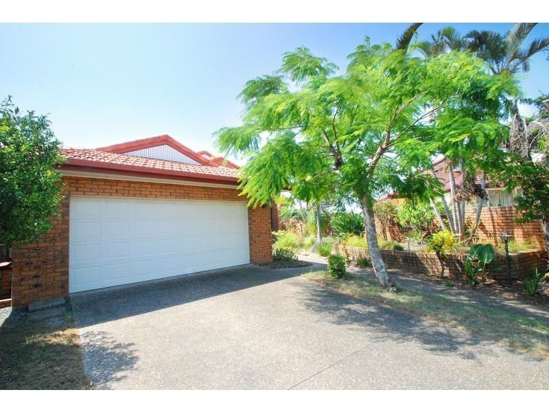 23 Cessnock Close, Mermaid Waters QLD 4218
