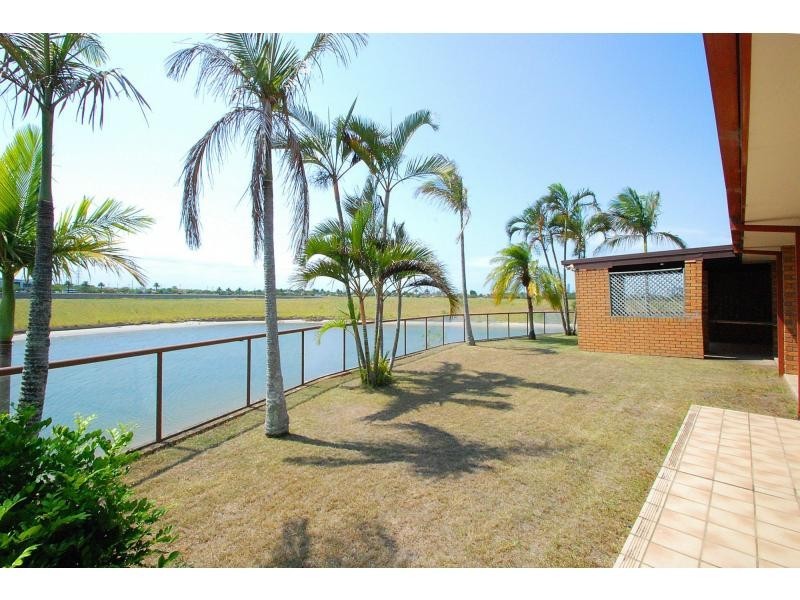 23 Cessnock Close, Mermaid Waters QLD 4218