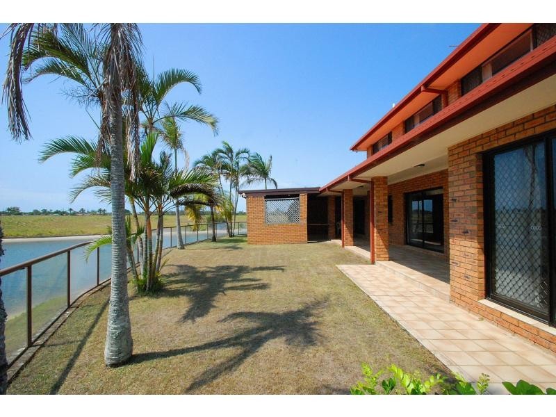 23 Cessnock Close, Mermaid Waters QLD 4218