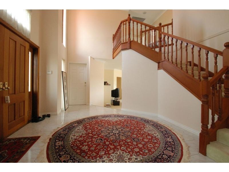 23 Cessnock Close, Mermaid Waters QLD 4218