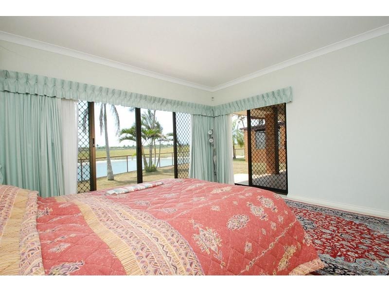 23 Cessnock Close, Mermaid Waters QLD 4218