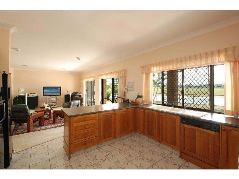 23 Cessnock Close, Mermaid Waters QLD 4218