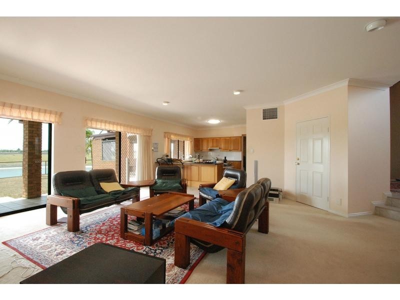 23 Cessnock Close, Mermaid Waters QLD 4218