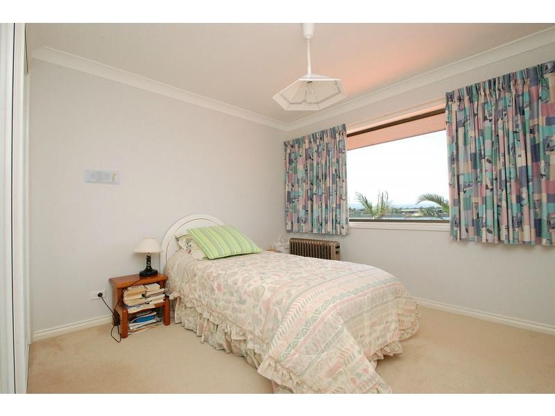 23 Cessnock Close, Mermaid Waters QLD 4218