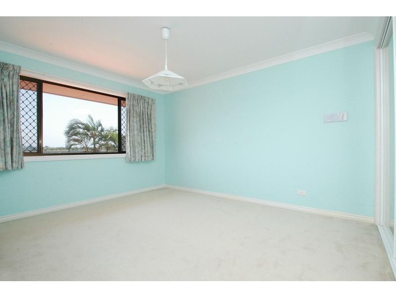 23 Cessnock Close, Mermaid Waters QLD 4218