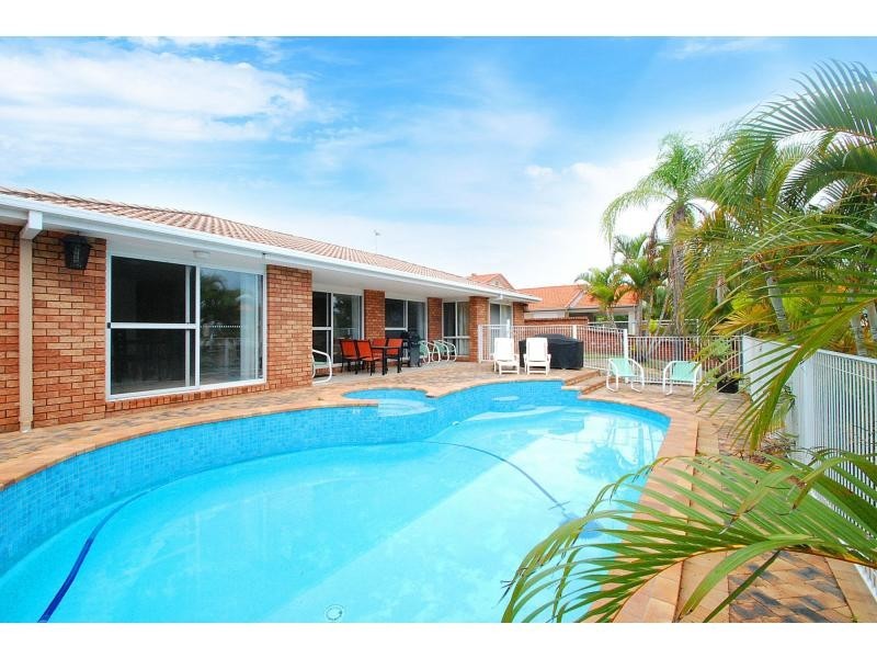 158 Sundance Way, Runaway Bay QLD 4216