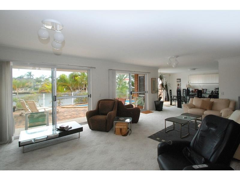 158 Sundance Way, Runaway Bay QLD 4216