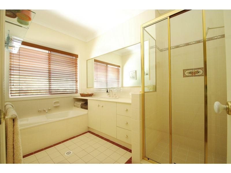 11 Wisteria Court, Tallebudgera Valley QLD 4228