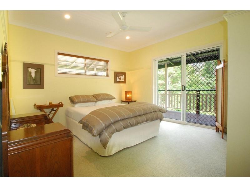 11 Wisteria Court, Tallebudgera Valley QLD 4228