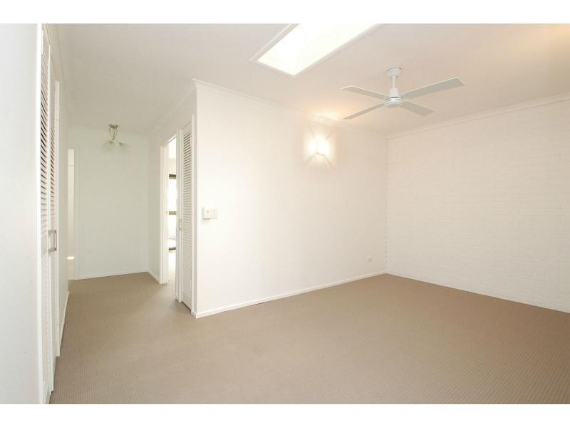 1/14 Crimson Court, Miami QLD 4220