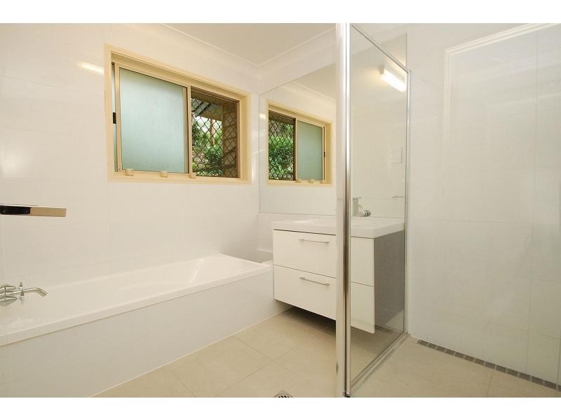 26 Skyline Terrace, Burleigh Heads QLD 4220