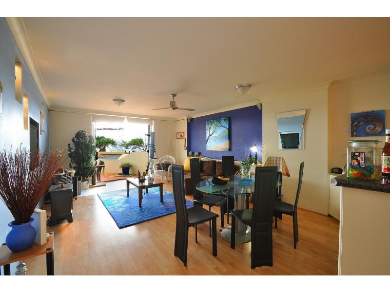 2/40 Marine Parade, Miami QLD 4220