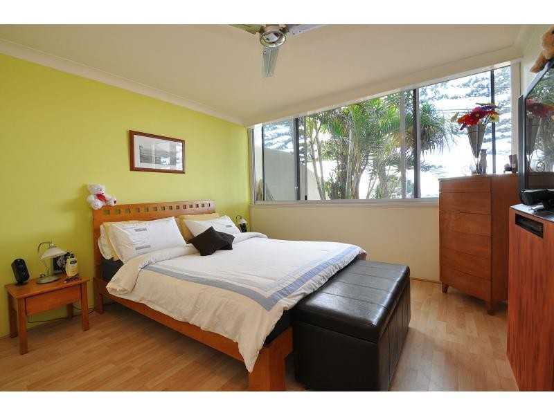 2/40 Marine Parade, Miami QLD 4220