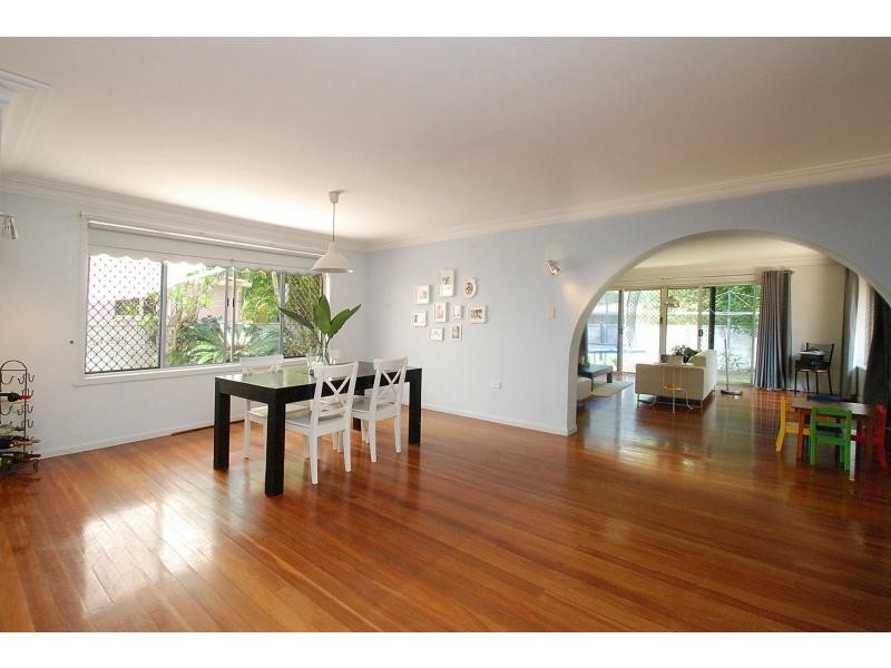 5 Tawarri Crescent, Burleigh Heads QLD 4220