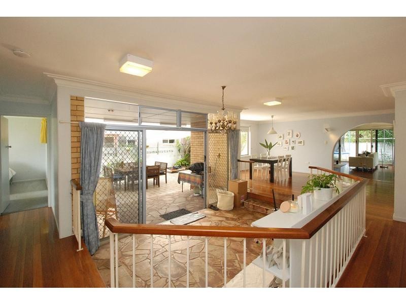 5 Tawarri Crescent, Burleigh Heads QLD 4220