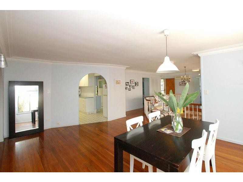 5 Tawarri Crescent, Burleigh Heads QLD 4220