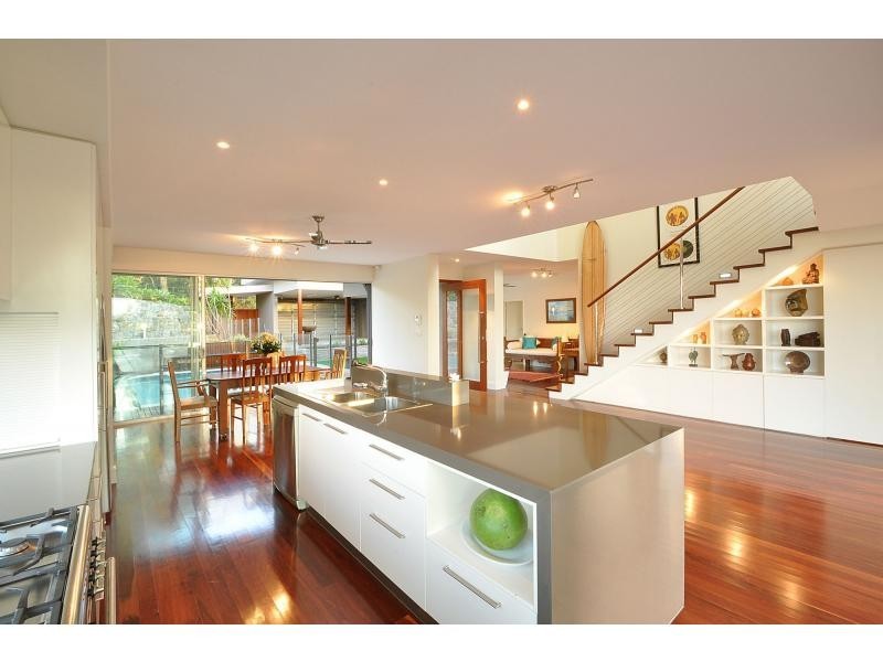 34 Wairoo Street, Burleigh Heads QLD 4220