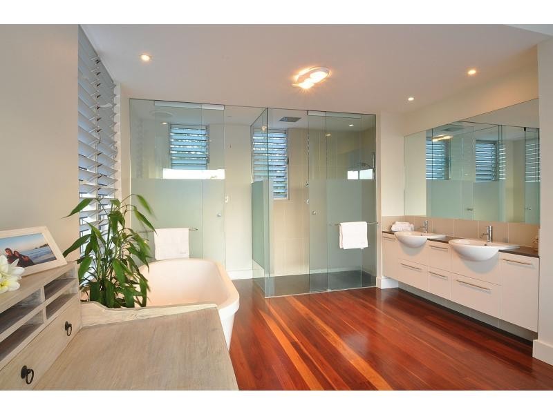 34 Wairoo Street, Burleigh Heads QLD 4220