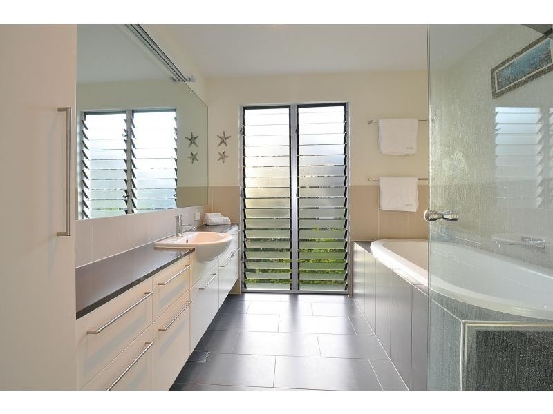 34 Wairoo Street, Burleigh Heads QLD 4220