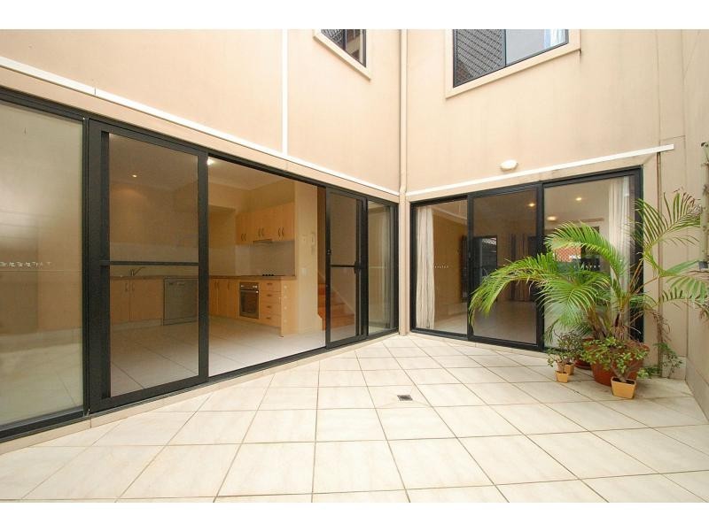 124 Varsity Parade, Varsity Lakes QLD 4227