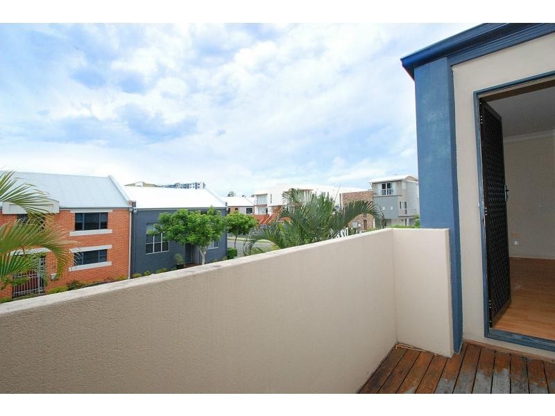 124 Varsity Parade, Varsity Lakes QLD 4227