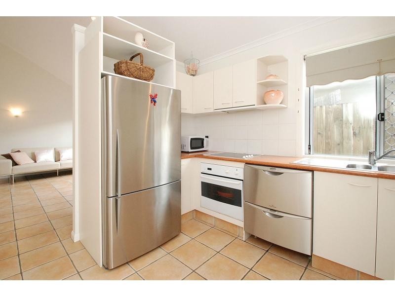 1/72 Nobby Parade, Miami QLD 4220