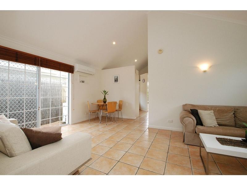1/72 Nobby Parade, Miami QLD 4220