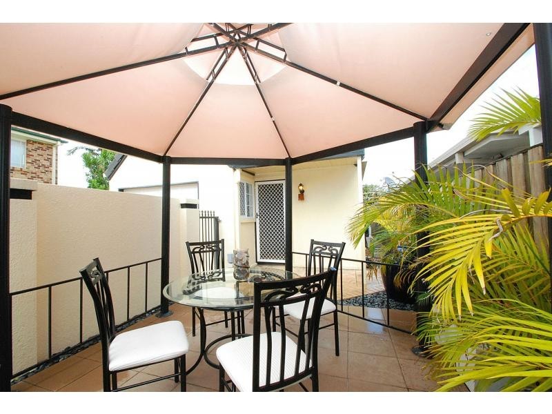 1/72 Nobby Parade, Miami QLD 4220