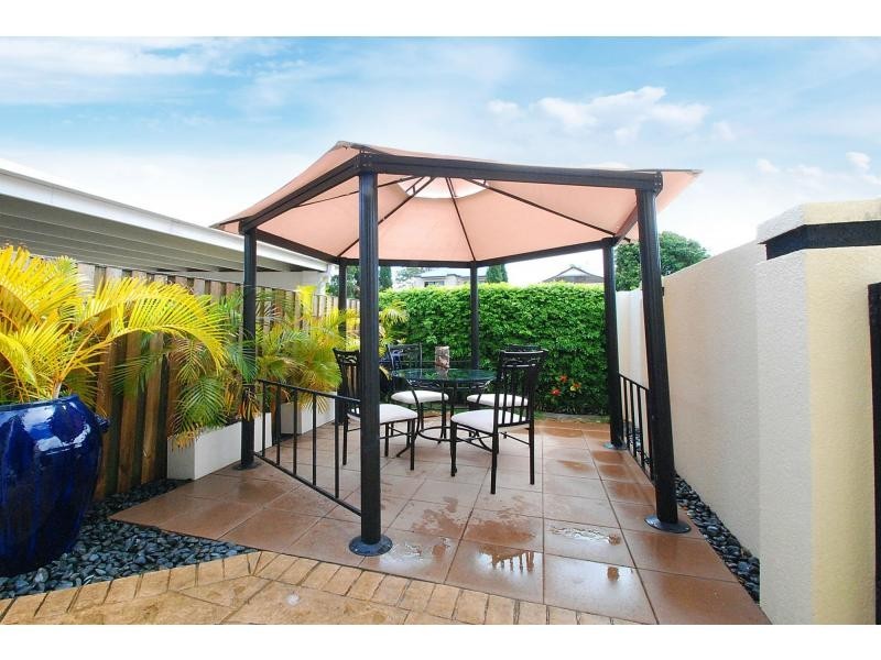 1/72 Nobby Parade, Miami QLD 4220