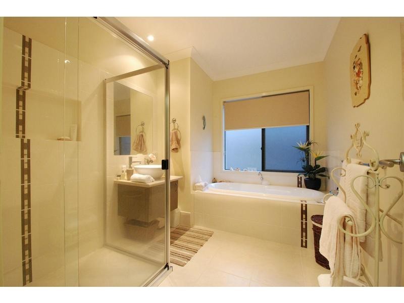 5 Peregrine Street, Reedy Creek QLD 4227