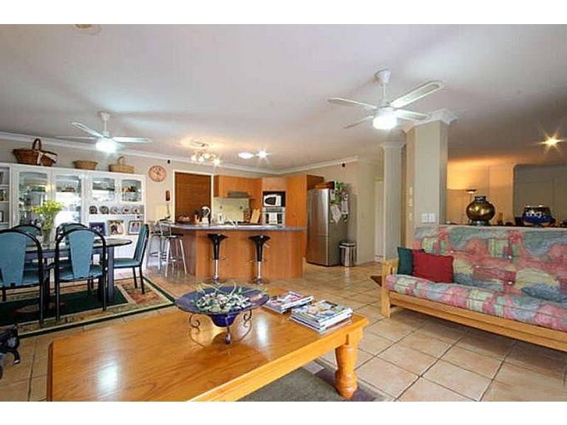 2 Sharscay Close, Burleigh Heads QLD 4220