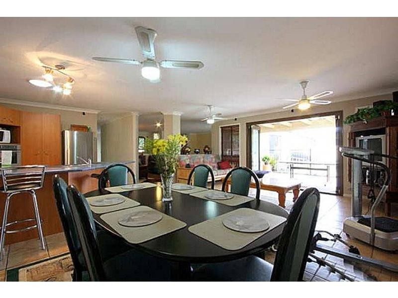 2 Sharscay Close, Burleigh Heads QLD 4220