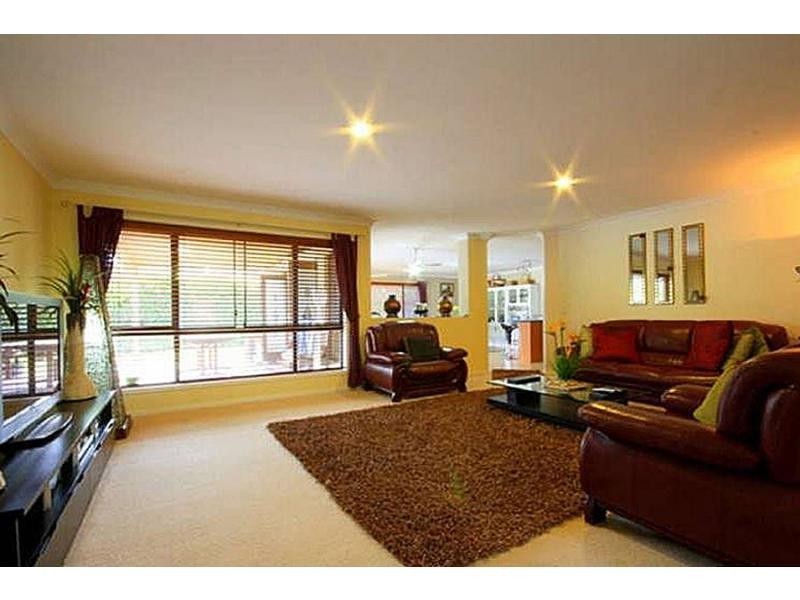 2 Sharscay Close, Burleigh Heads QLD 4220