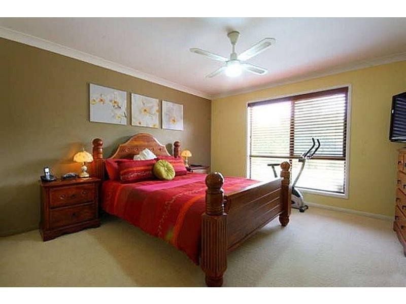 2 Sharscay Close, Burleigh Heads QLD 4220