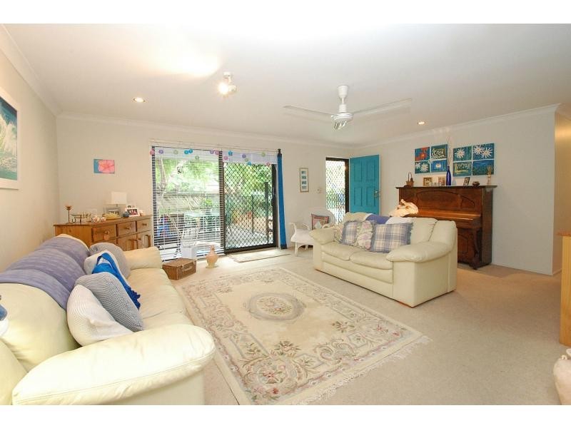 5 Lancelin Drive, Mermaid Waters QLD 4218