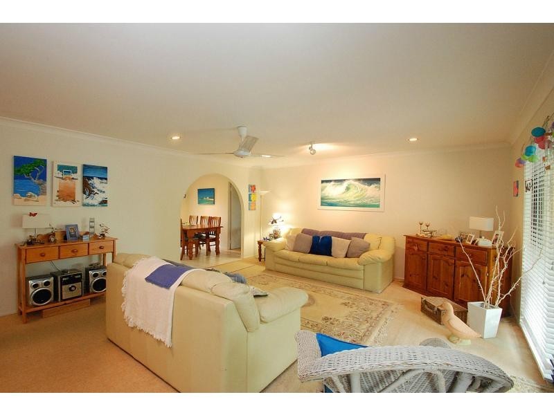 5 Lancelin Drive, Mermaid Waters QLD 4218