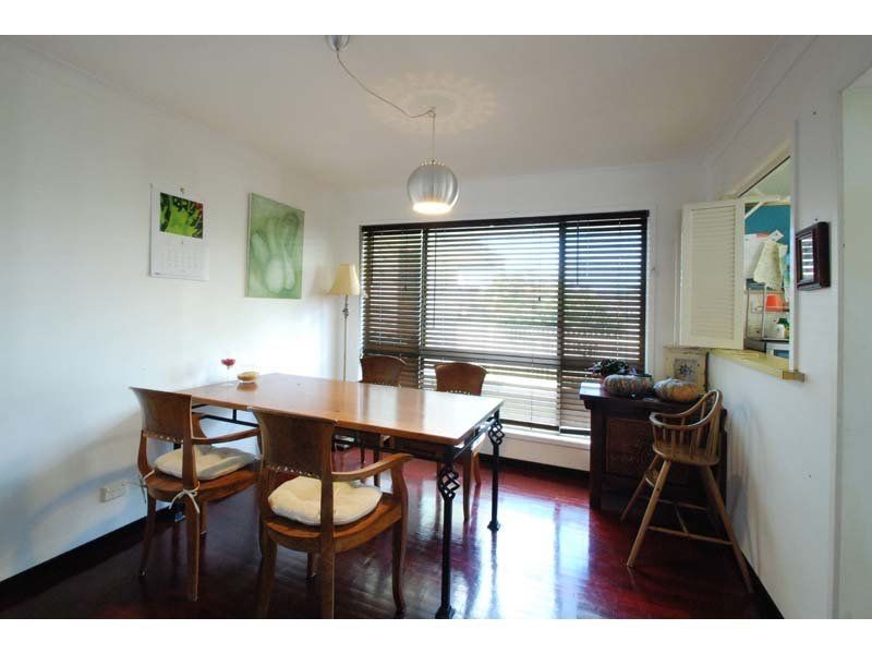 2 Paradise Avenue, Miami QLD 4220