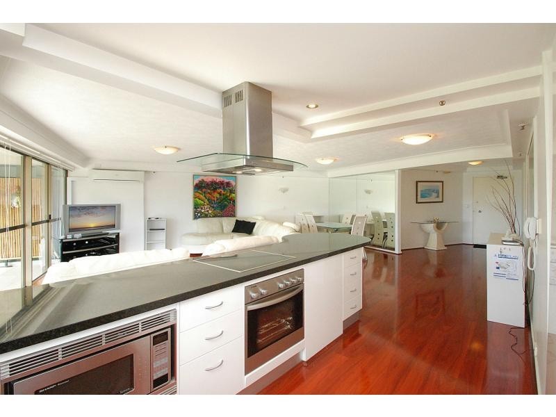 2/45 Hayle Street, Burleigh Heads QLD 4220
