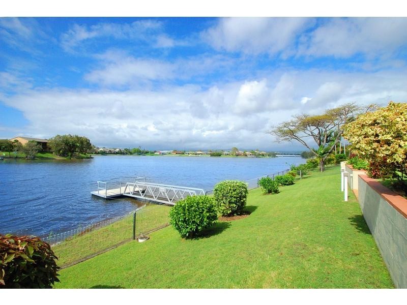 62 Honeyeater Drive, Burleigh Waters QLD 4220