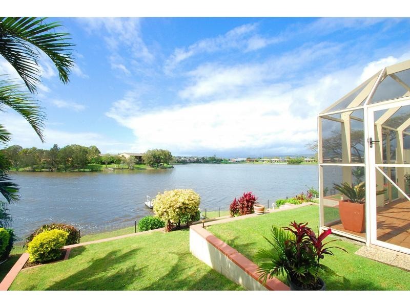 62 Honeyeater Drive, Burleigh Waters QLD 4220